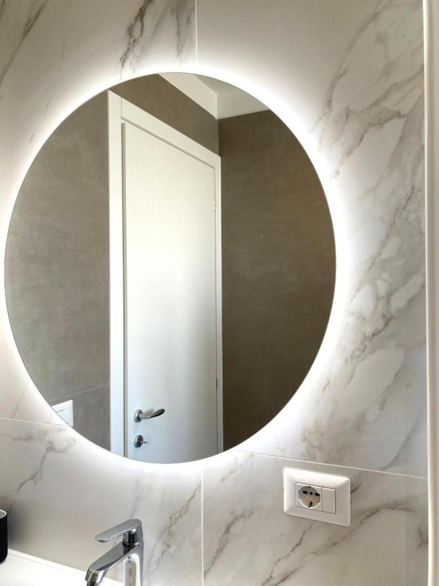 Appartement Lussuoso Bilocale Metro Blu Piazza Frattini Milan